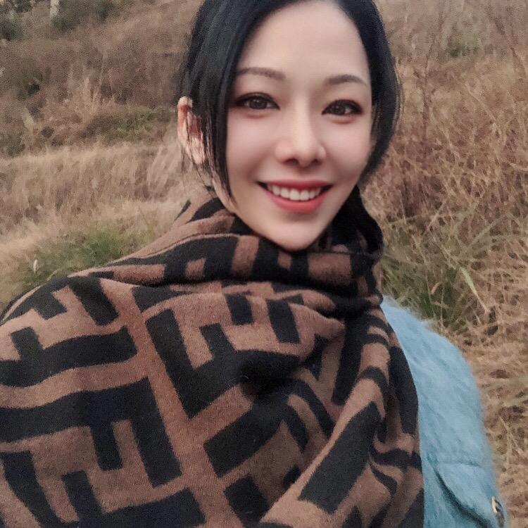 是黄蓉吖