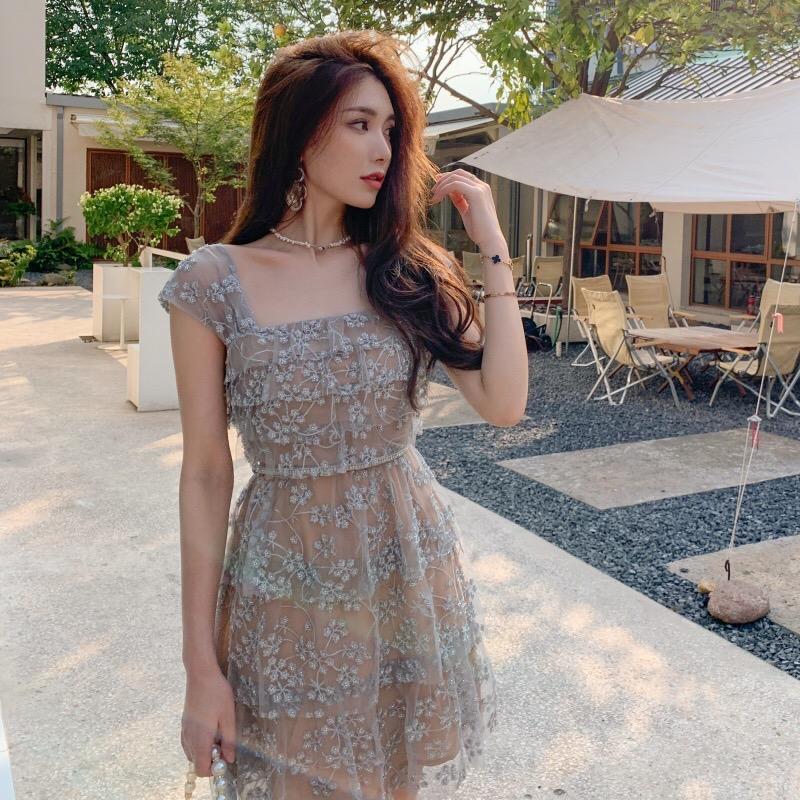 颜Fang.高定女装批发