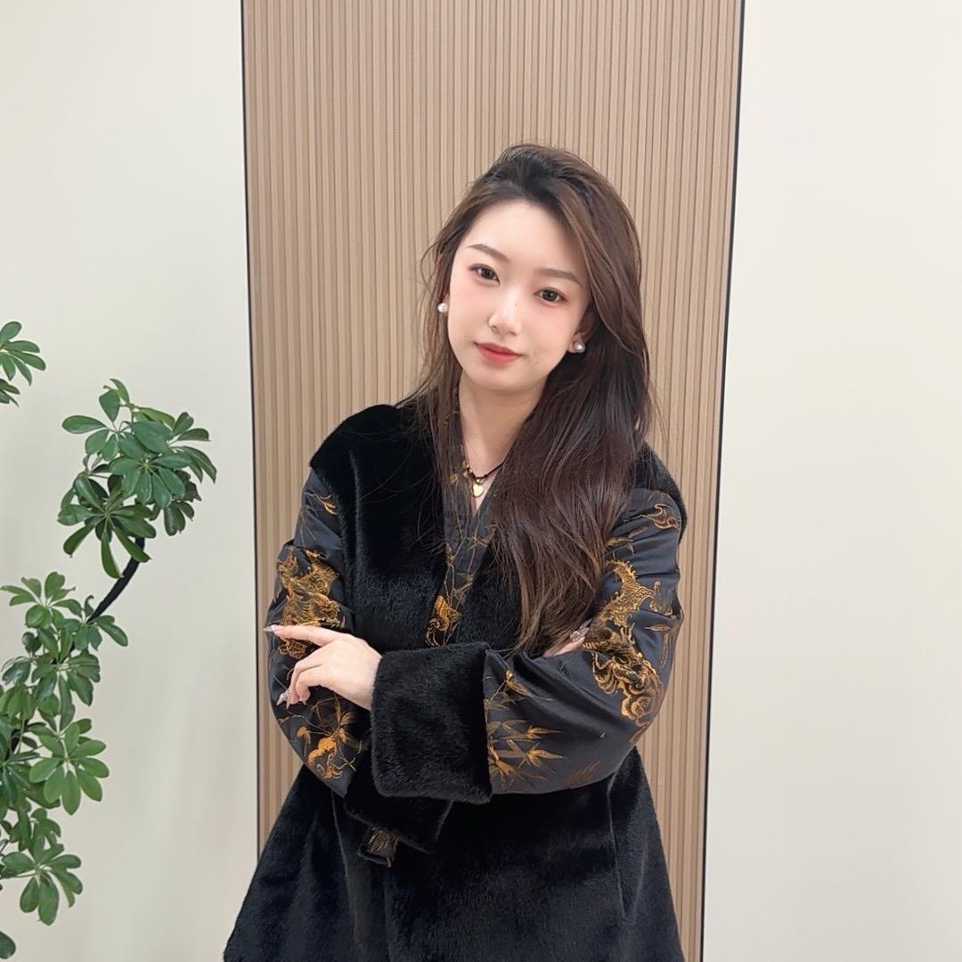 饶姐皮草-设计师