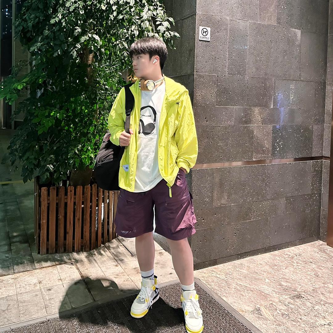 KK妈青少年潮牌装
