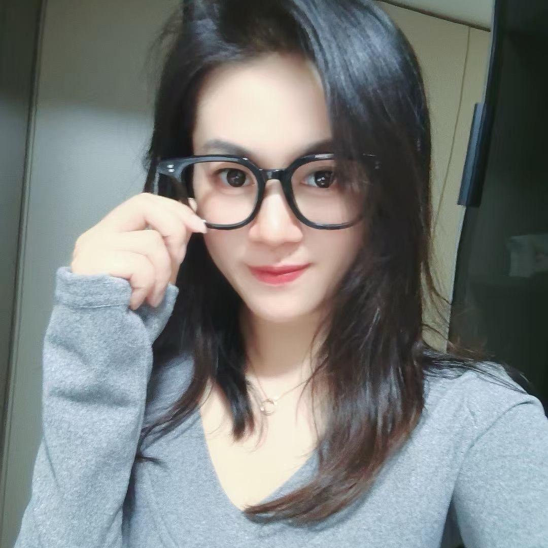 卖膏的小姐姐