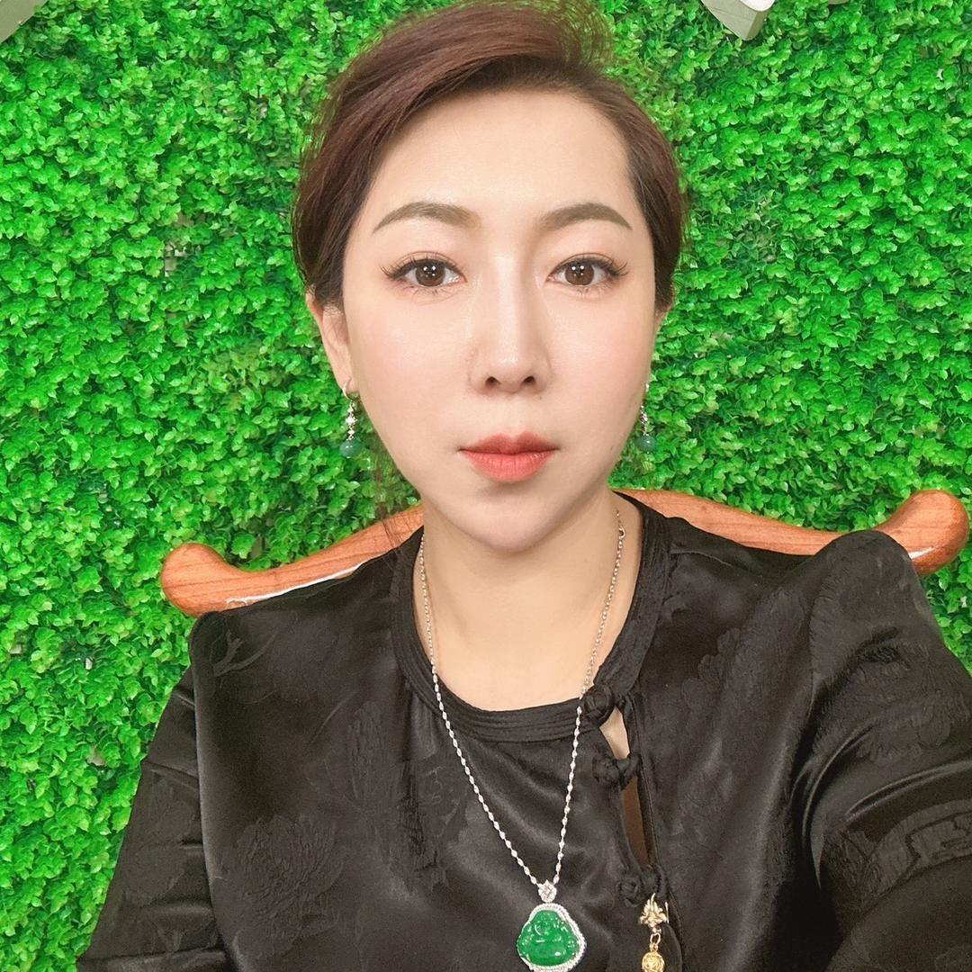 潘氏参茸行老板娘