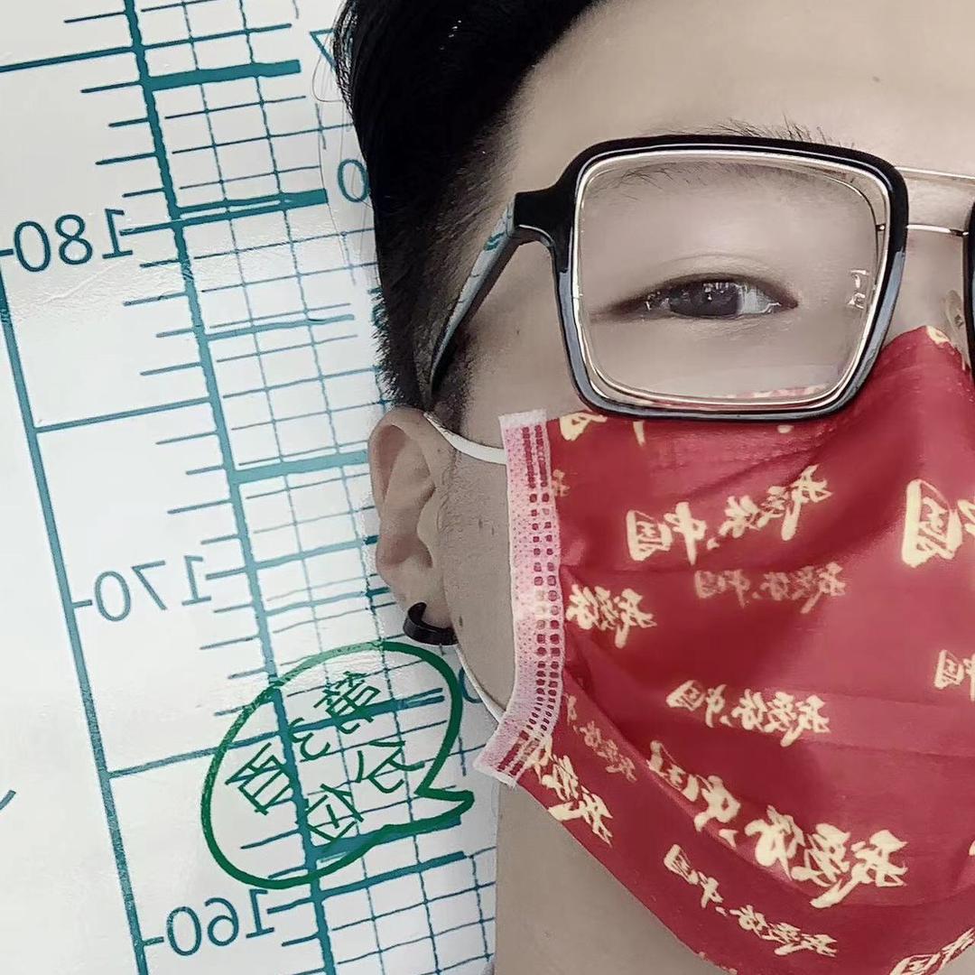 会摄影的小宫老师