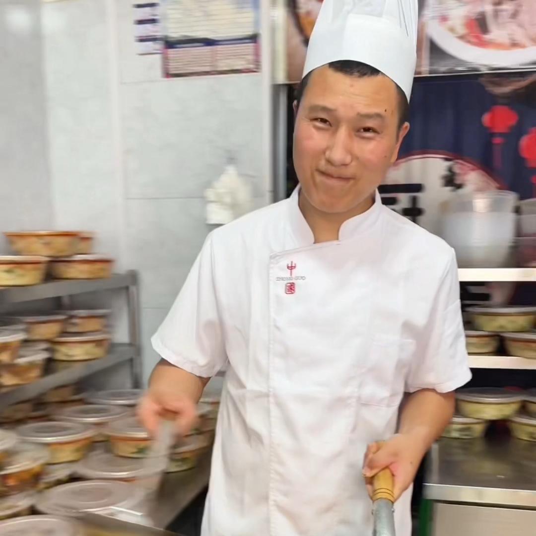 于谦酸菜鱼椒麻鸡（衢州鸭头）餐饮店