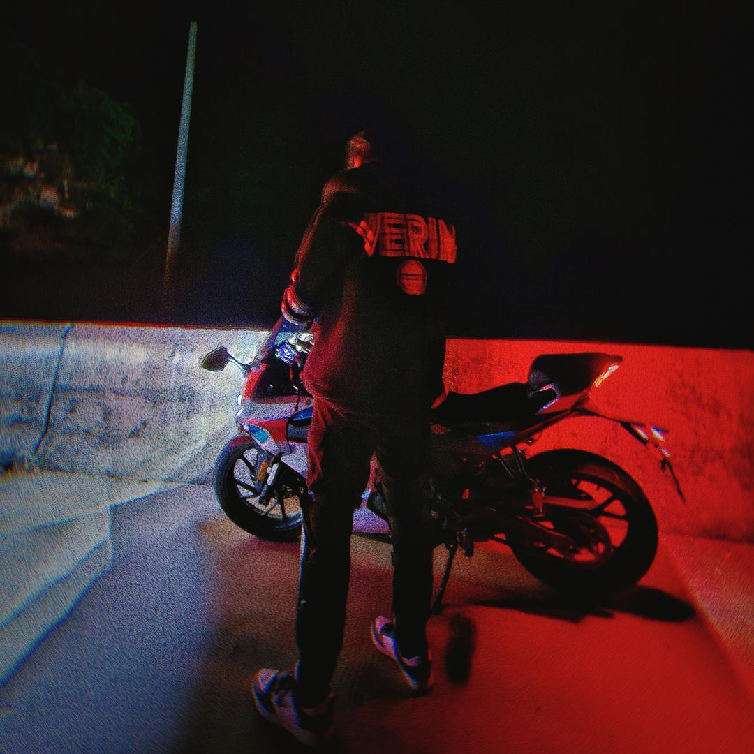 风儿也在叹息着