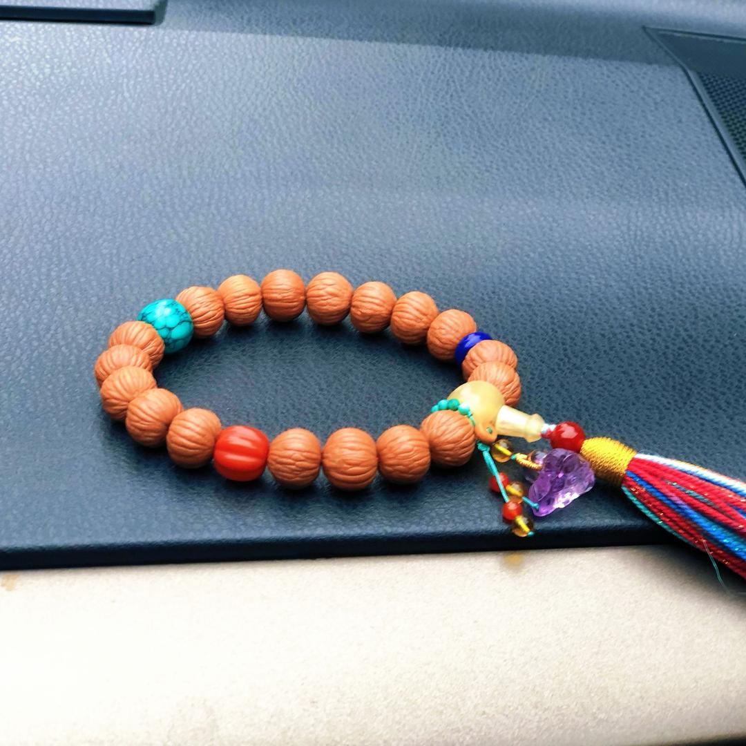 依欣文玩配饰穿搭