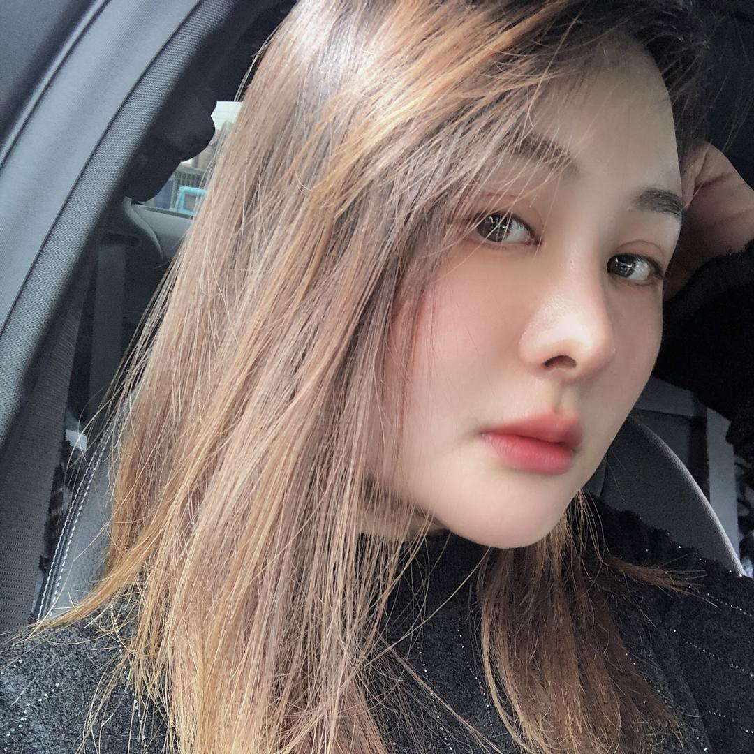丽莉Lily