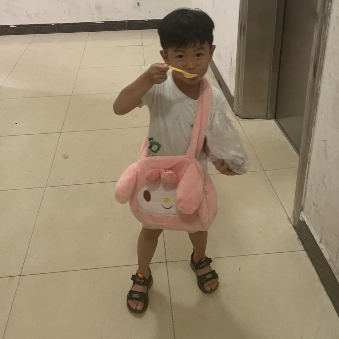 开半挂的奥德彪