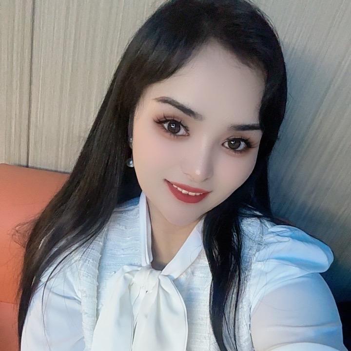 Alina 分享女装👗