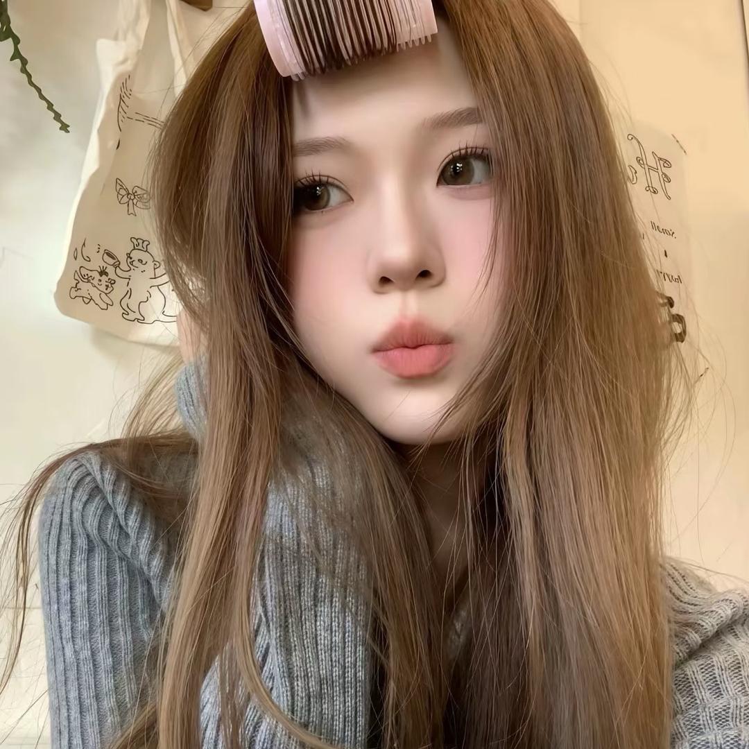 ：、