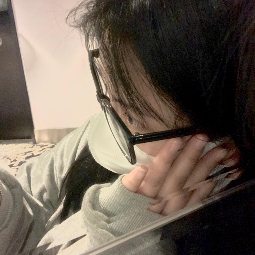 M 🧚🏼‍♀️