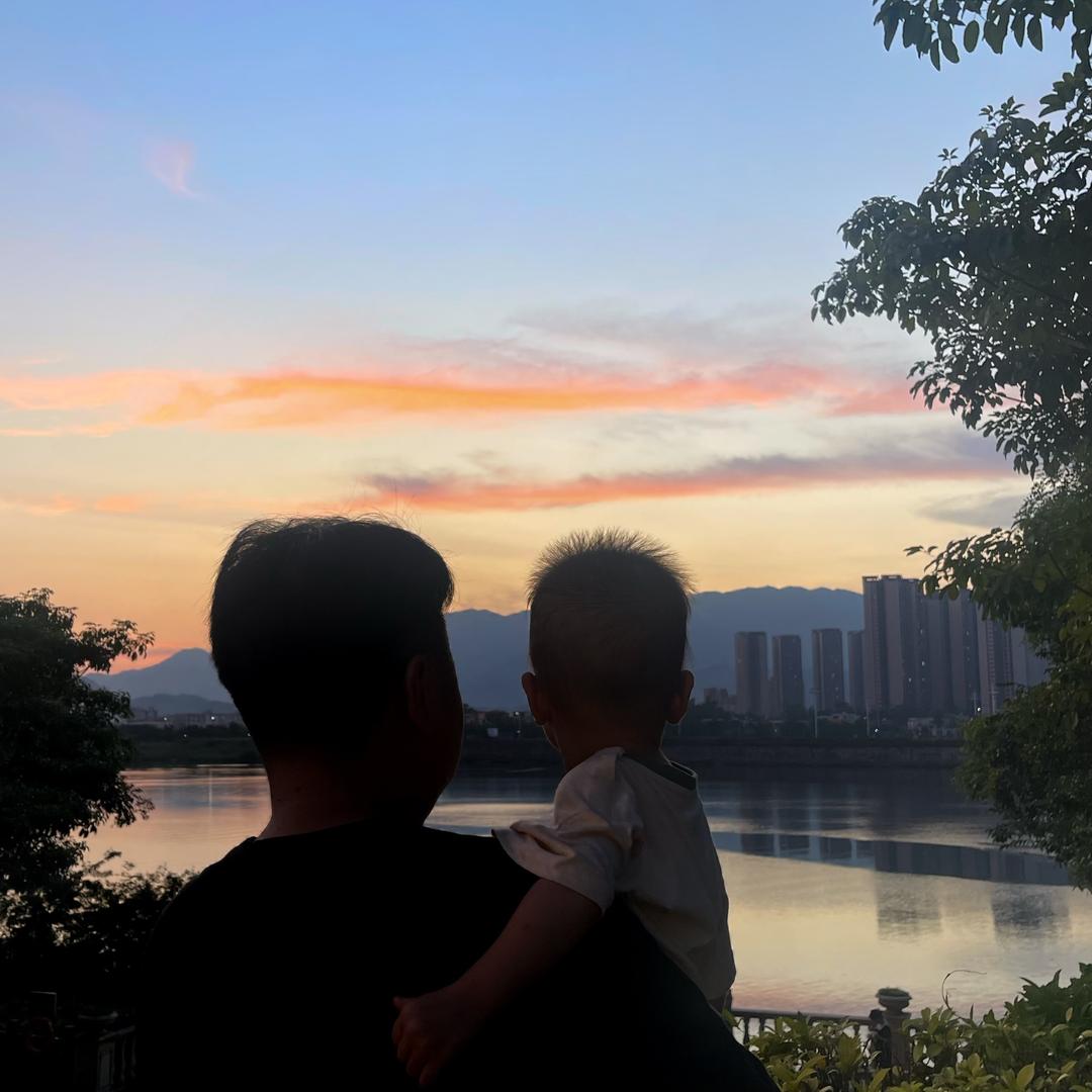 🌈小邱 ◡̈