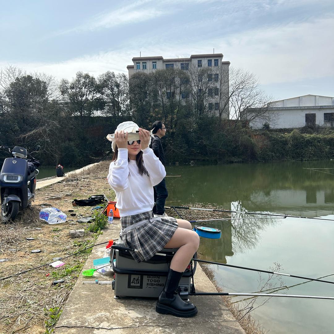 卖酱板鱼的梅子