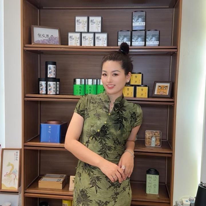 小小爱喝茶