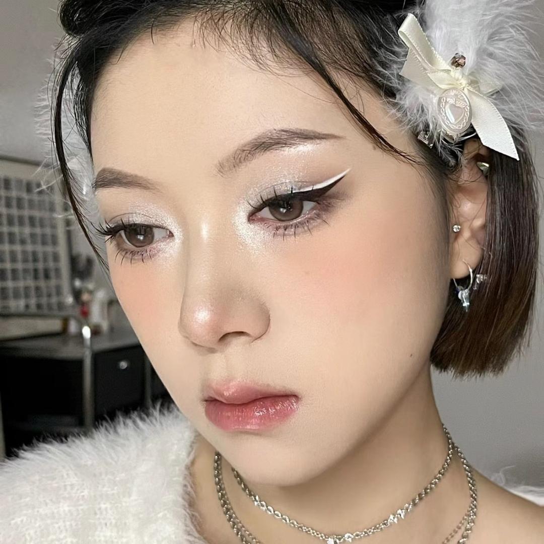 曼妮、