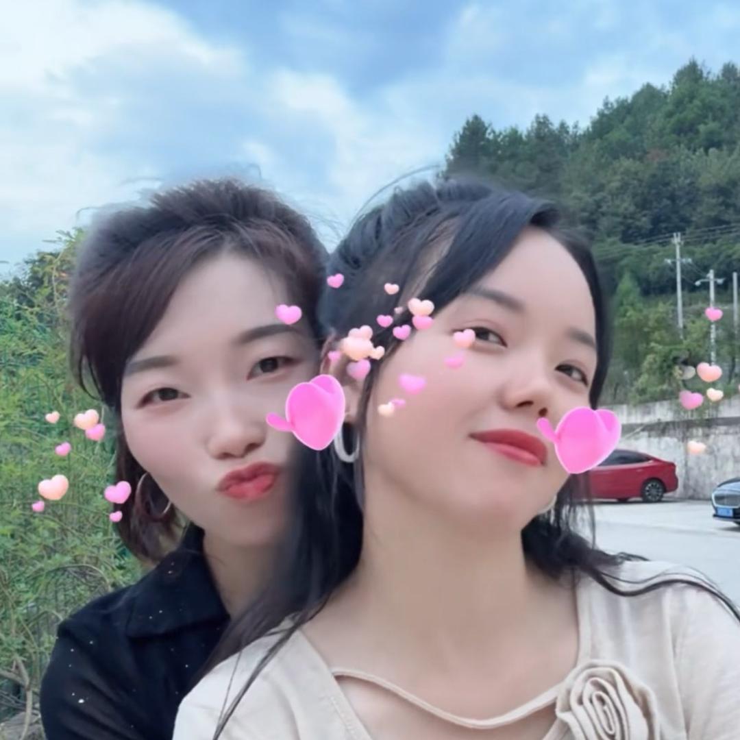 姐妹舞团《王银 》