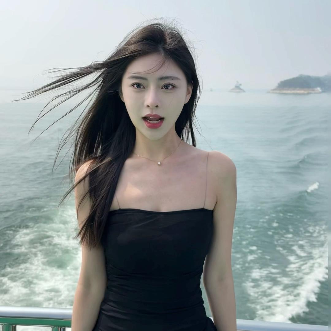 陈琼冰吖