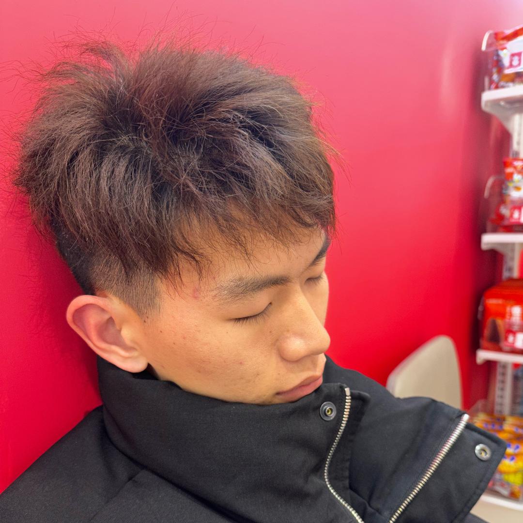 灿
