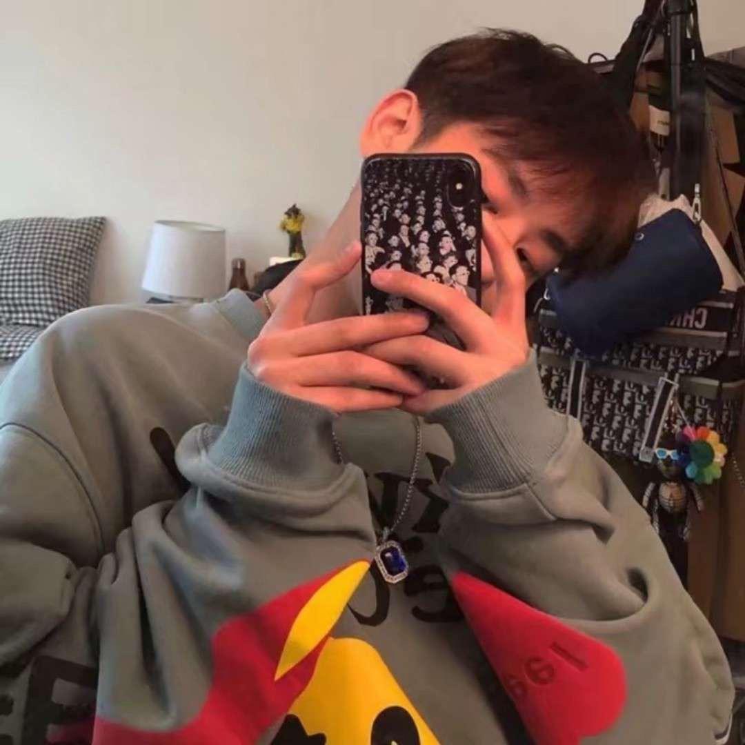 一只怪兽吖