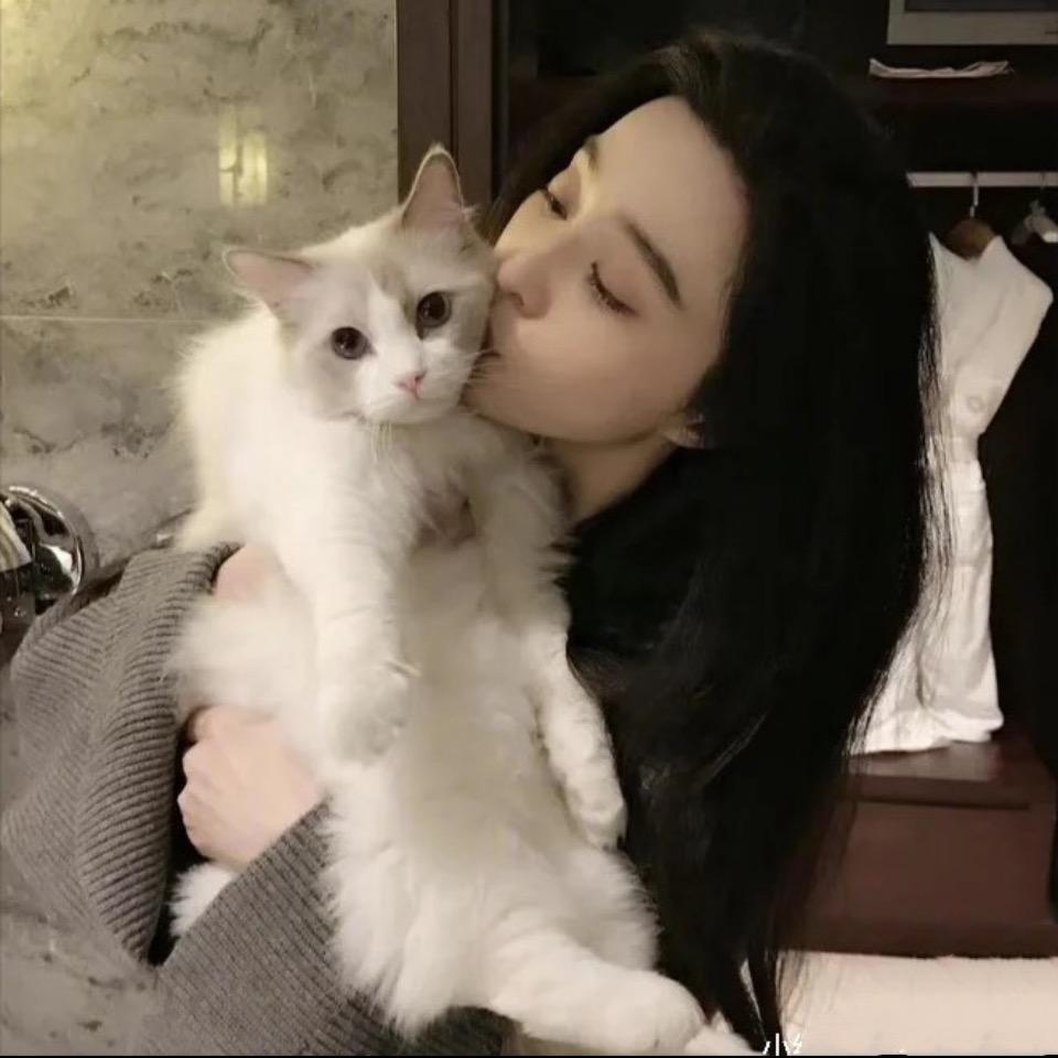 ฅʕ•̫͡•ʔฅ ____.周小姐🫧