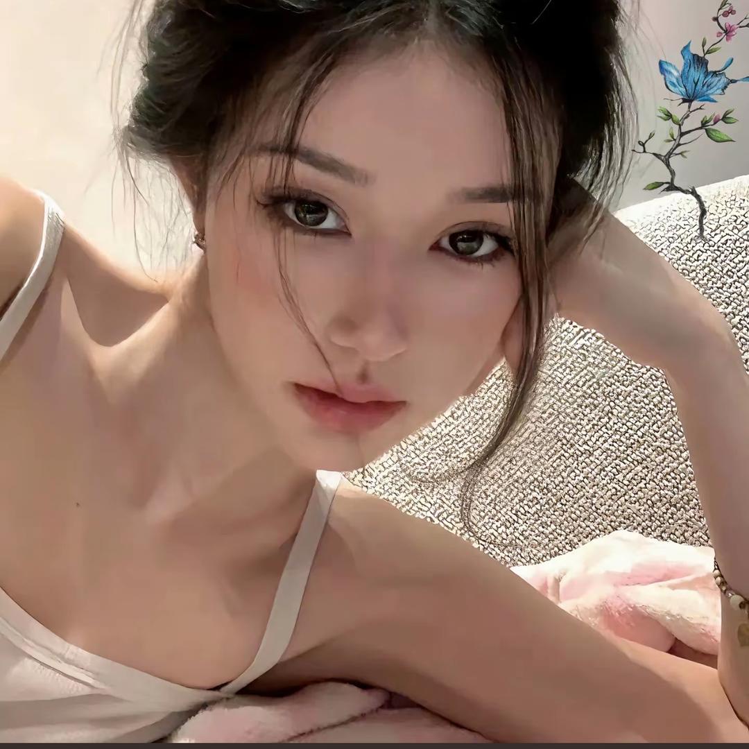 ꒦ິ^꒦ິ