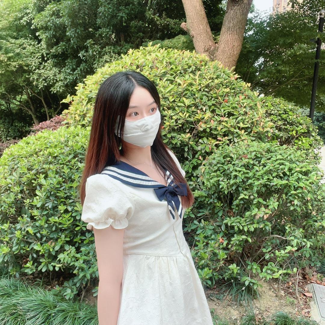初子柒