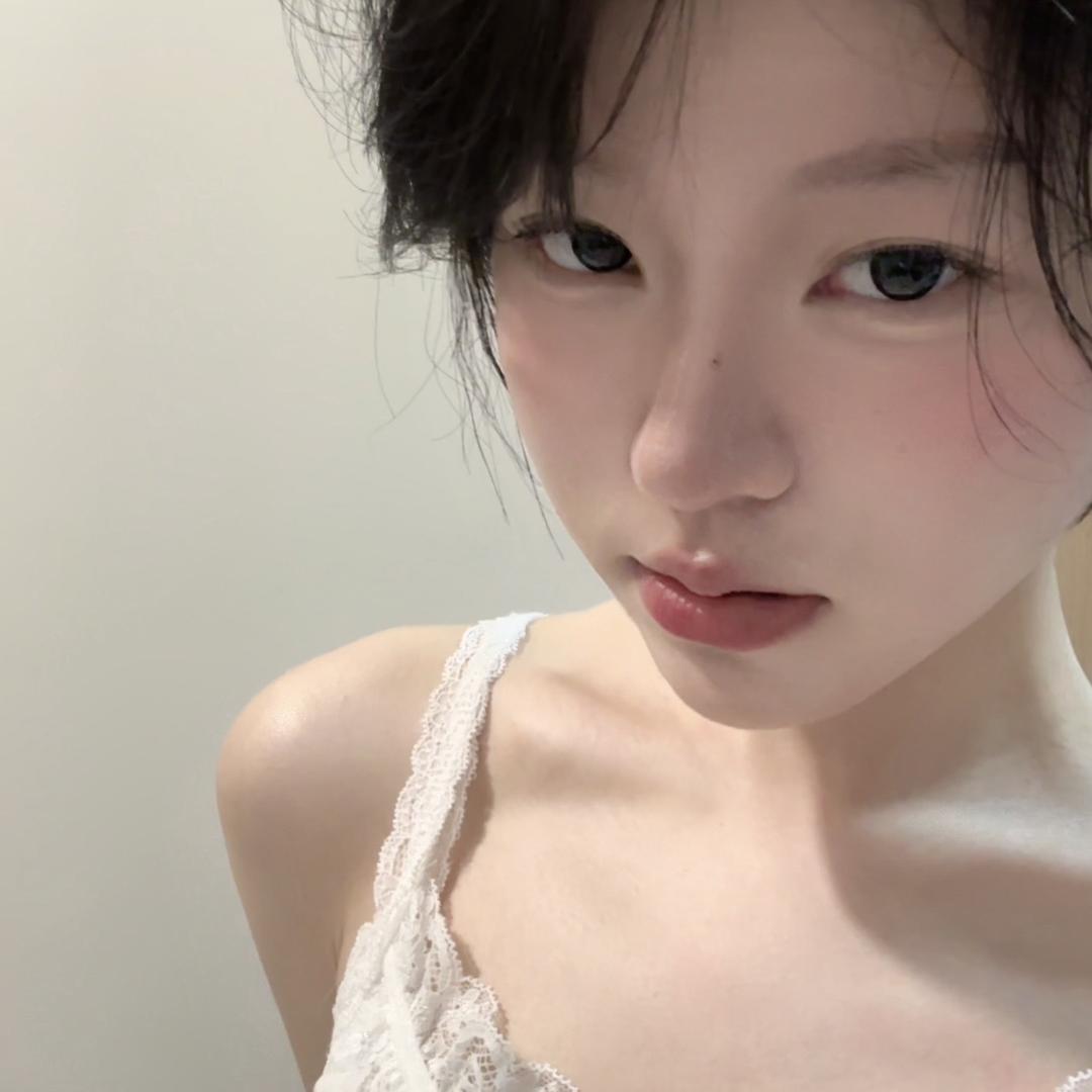 金枝ziezie（进👗吨播）
