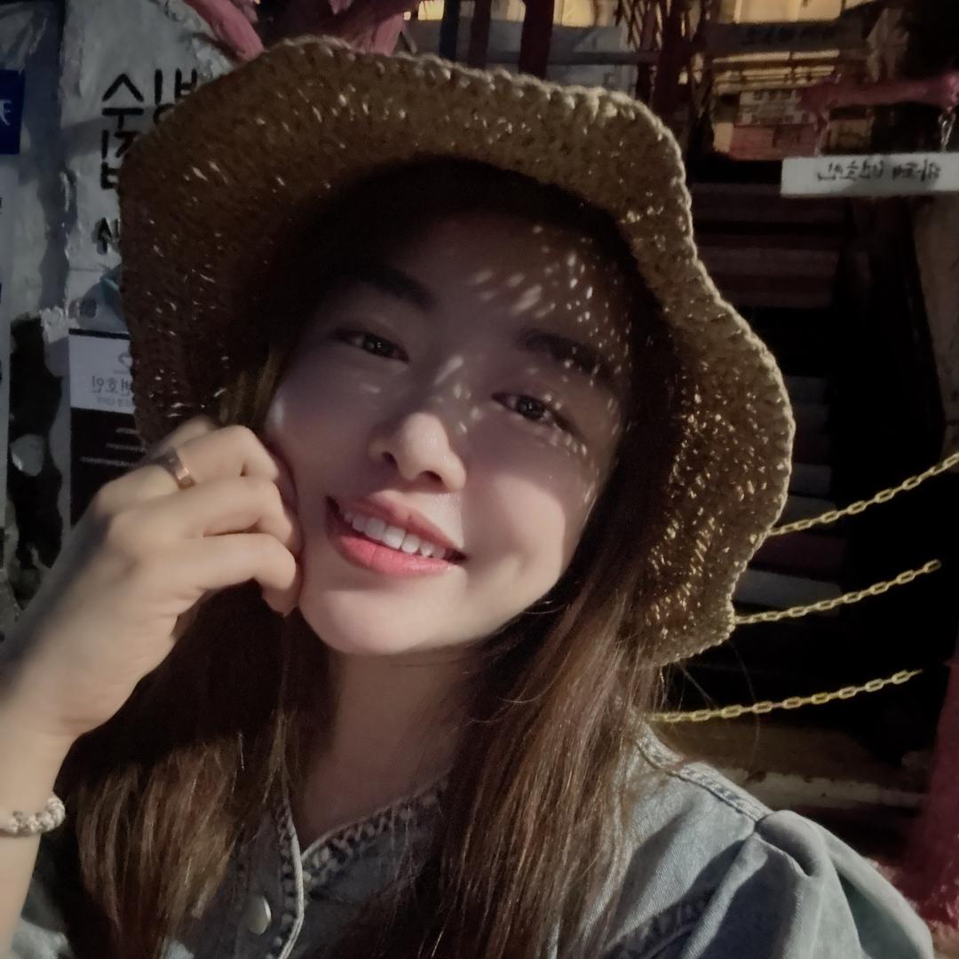 韩佳人。