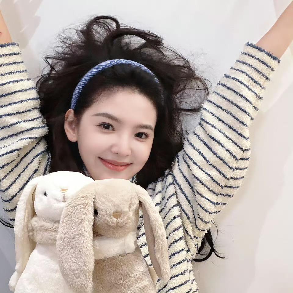 坨坨起来别睡了-