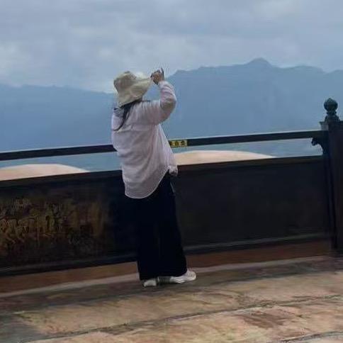 爱你的人