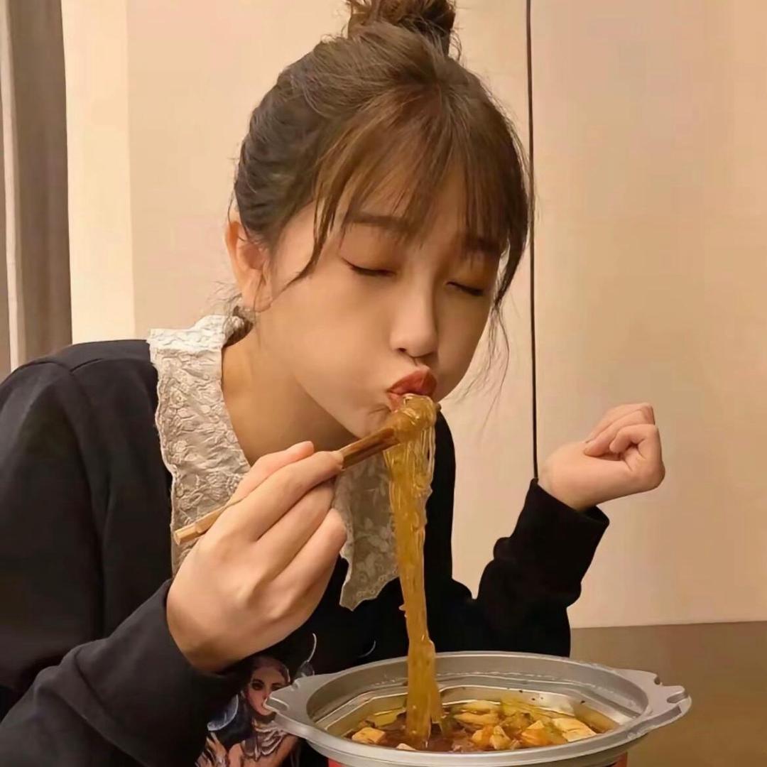 给晚班的张姨抢汤