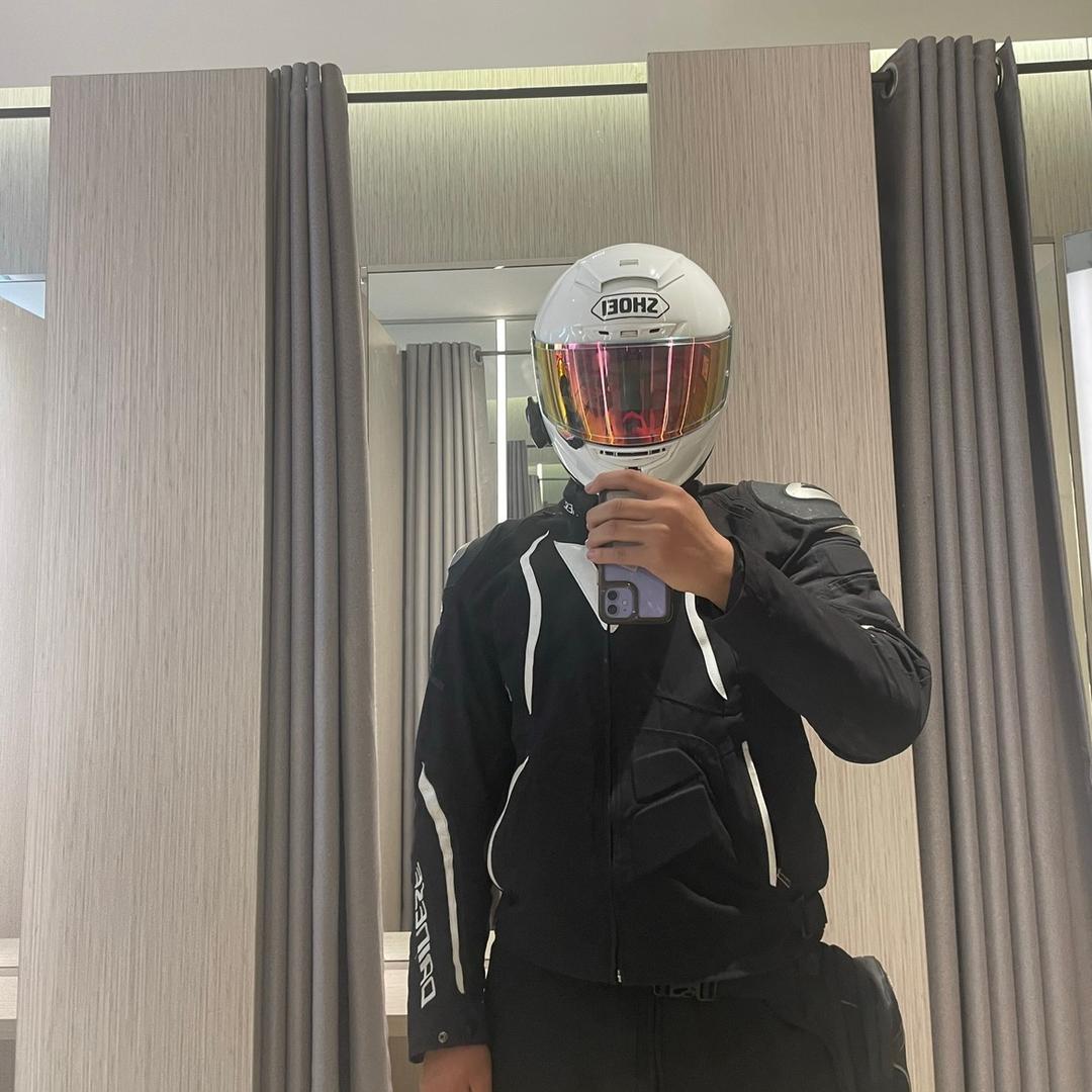 不敢拧到底的小李。