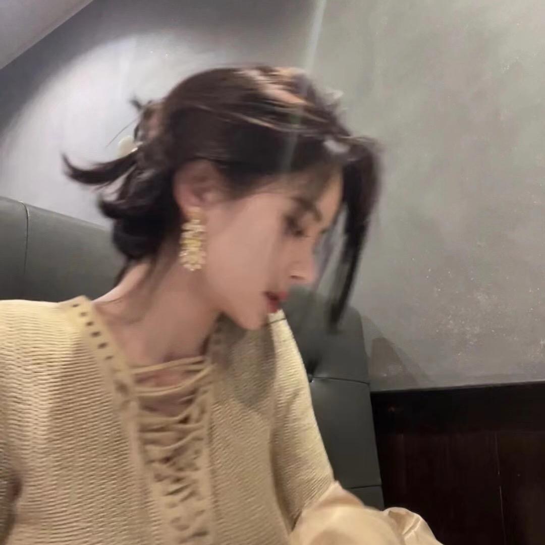 白富美 👗（景洪女装）