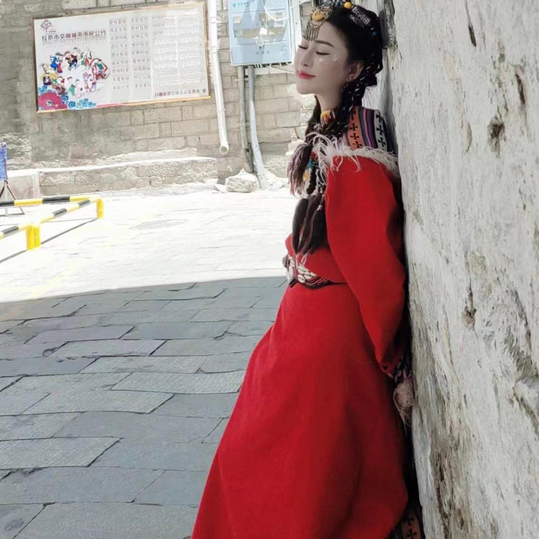 雯  子