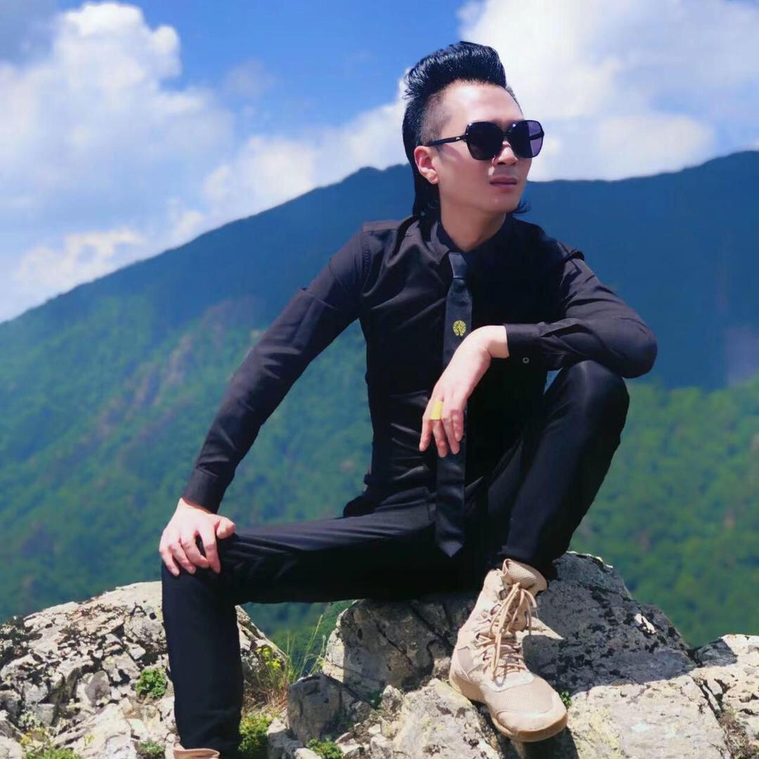 明星造型师：阿伟