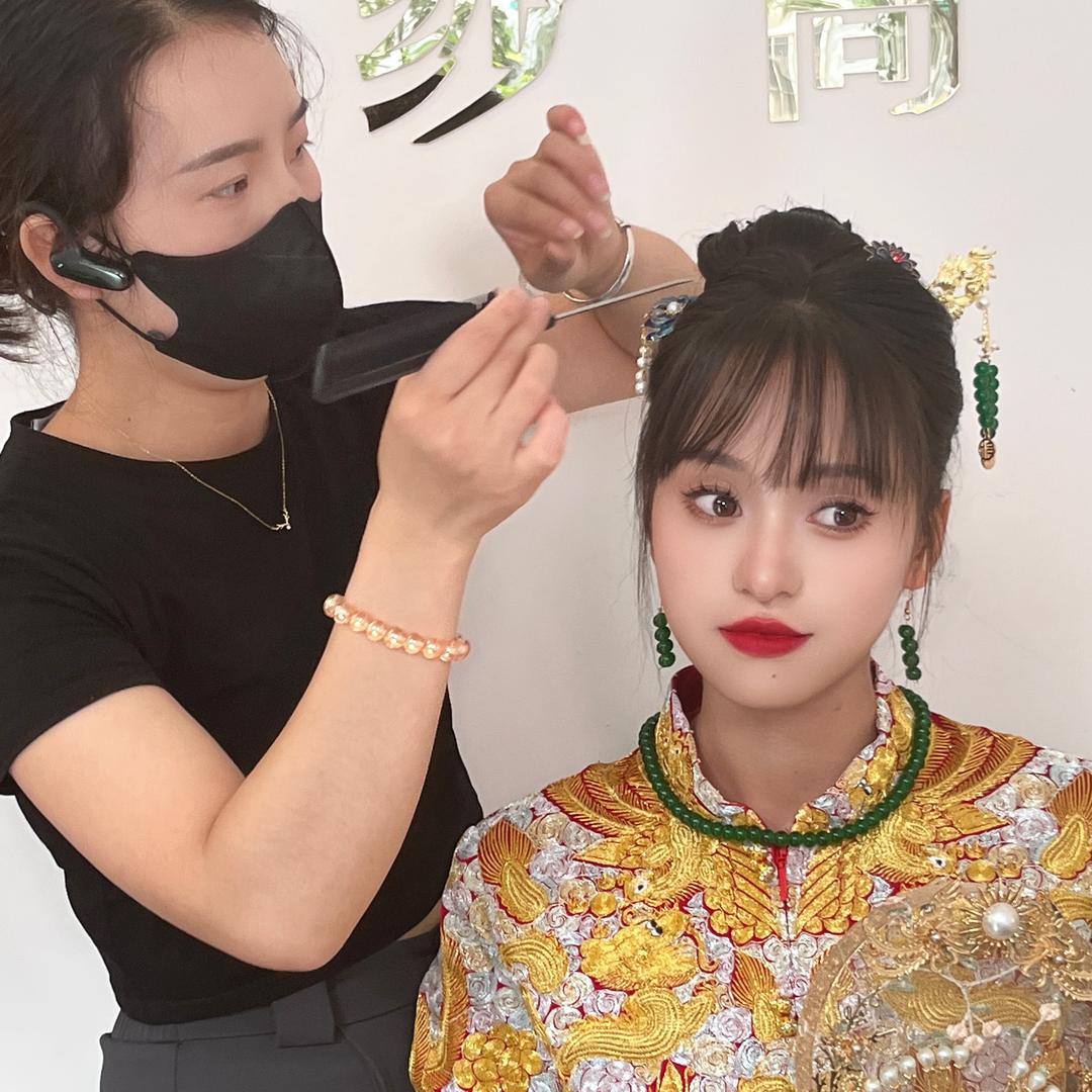 乾县卖婚礼西装的化妆师—陈妮