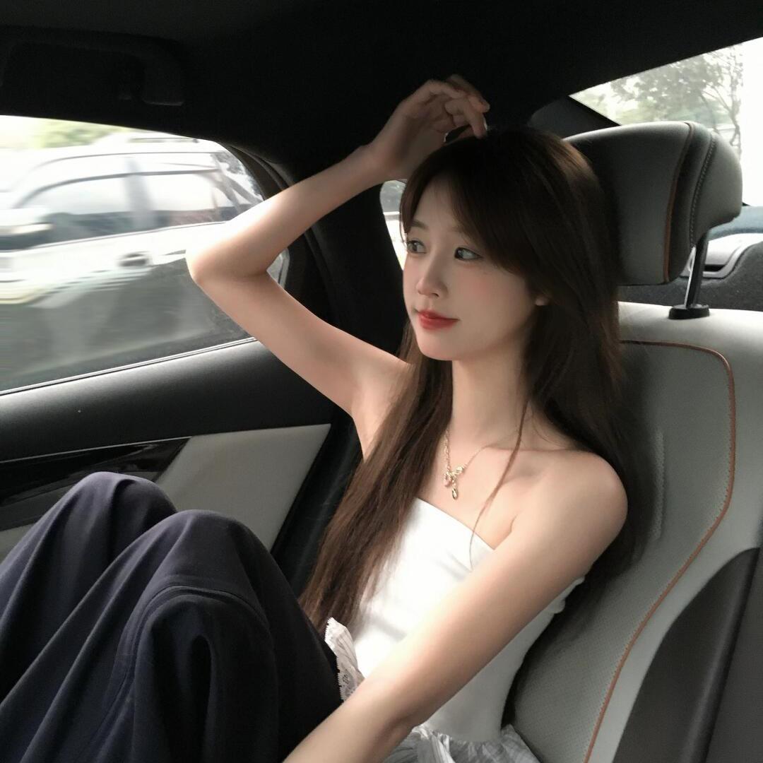 小粥美眉