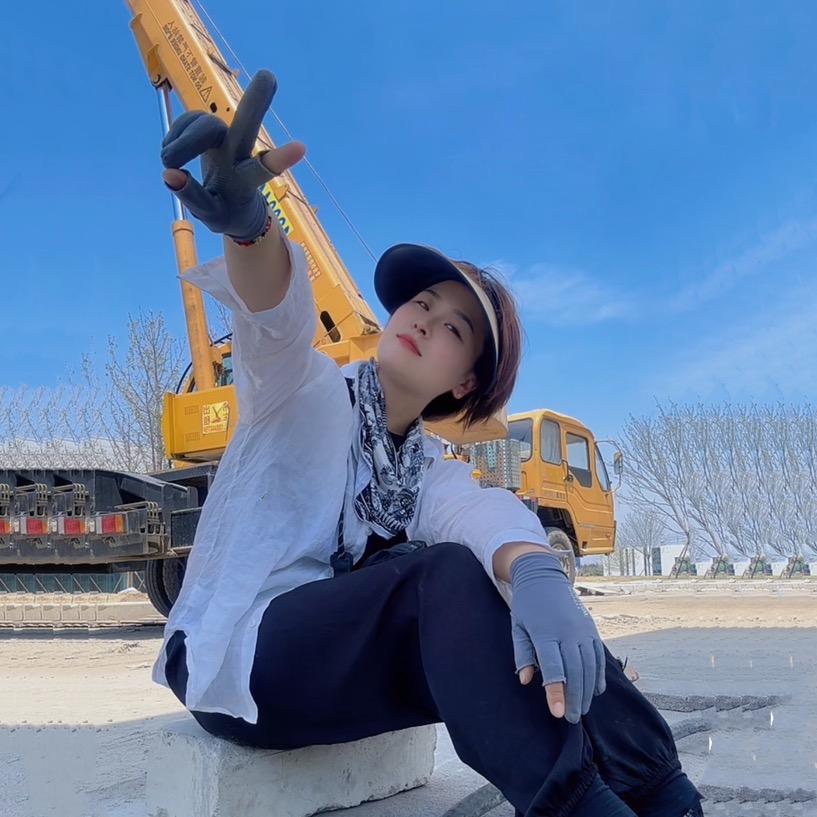 泰州吊车女司机小朱