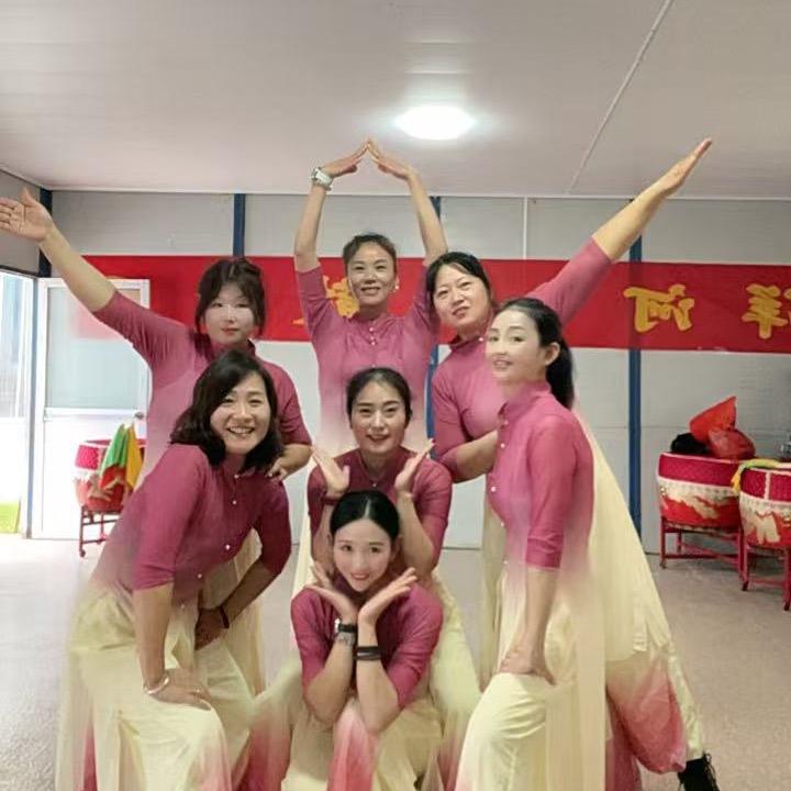 慧慧《洋河飞跃鼓舞团》