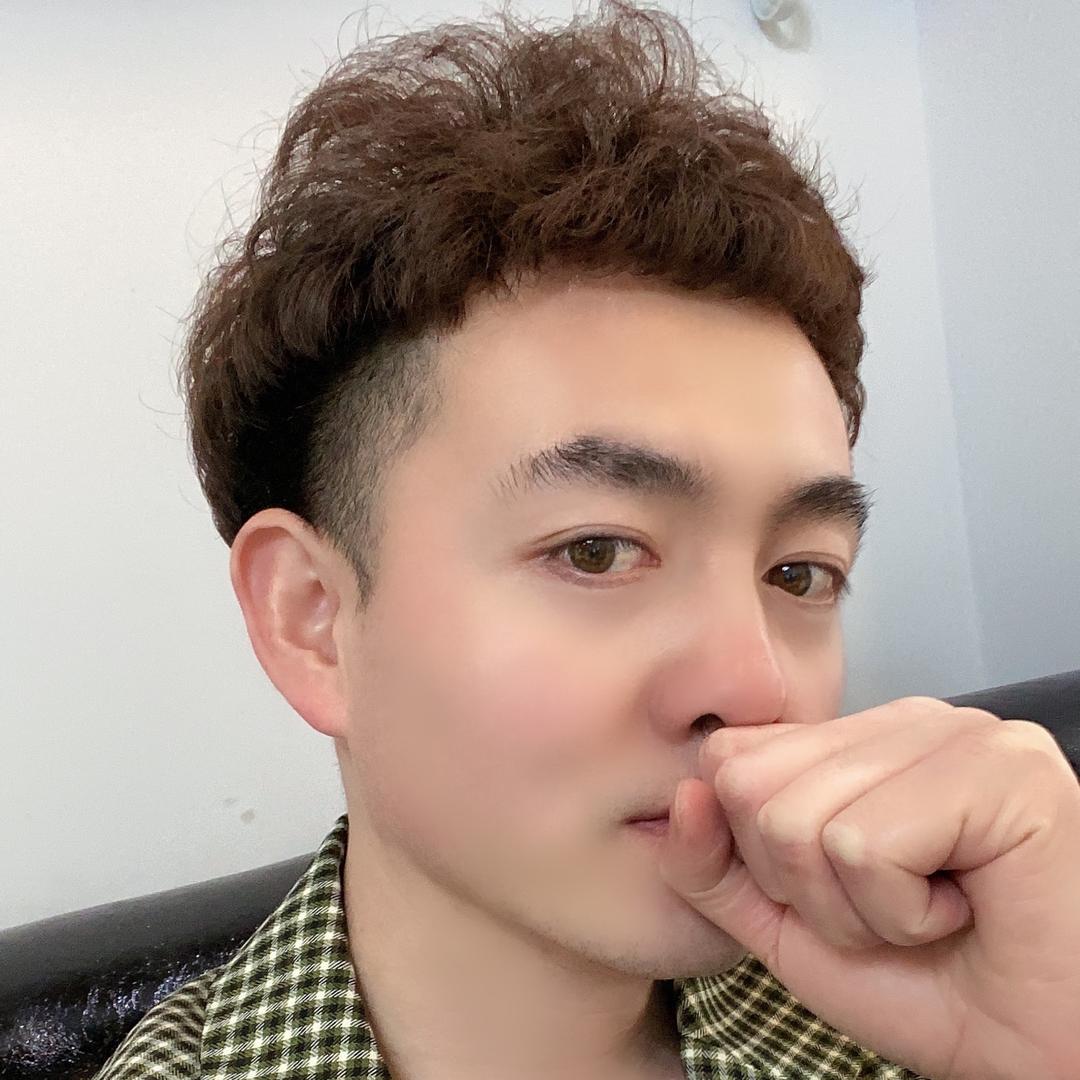 阿哲《烟台逸萱烫发》