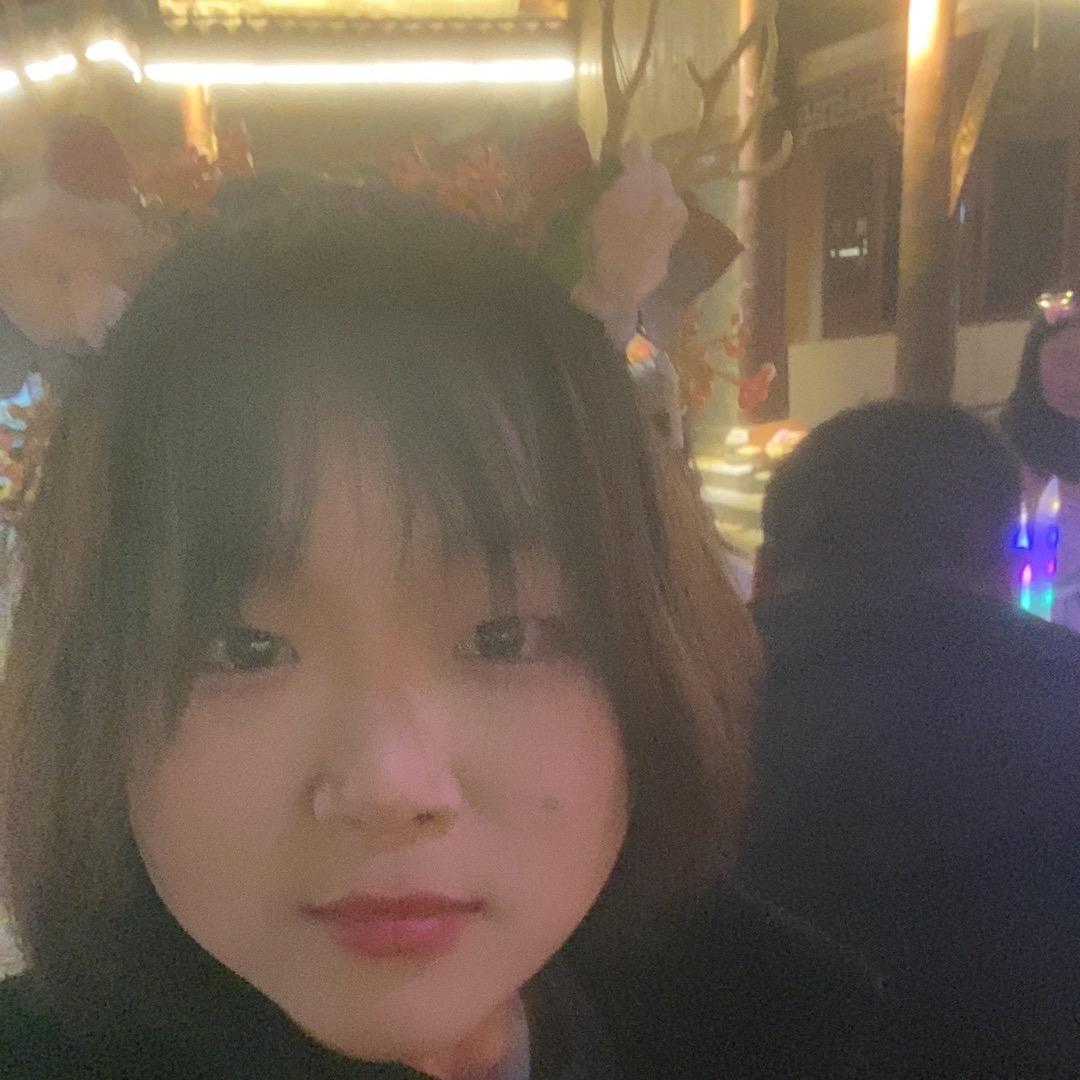 黄莹