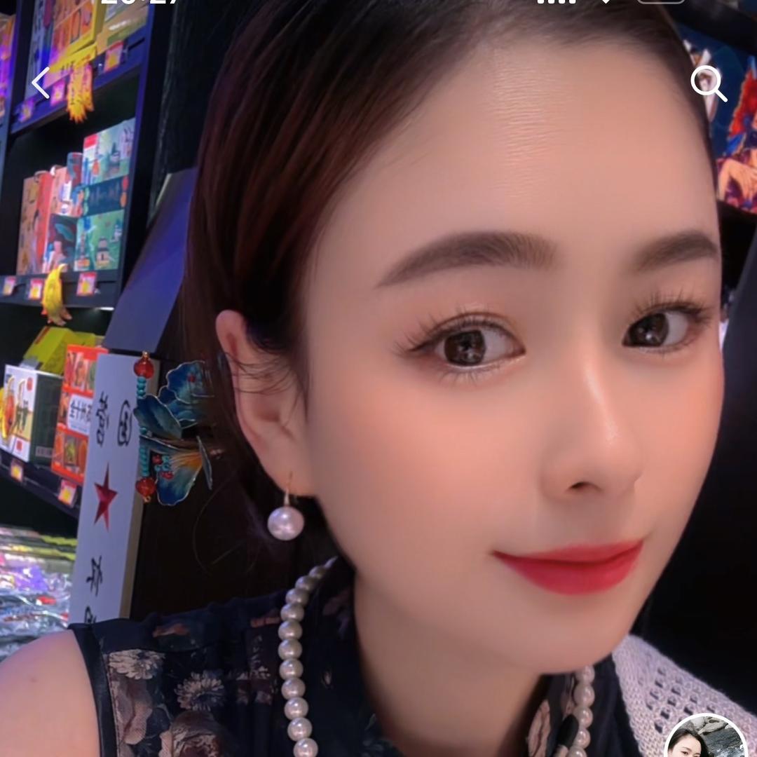 @红红