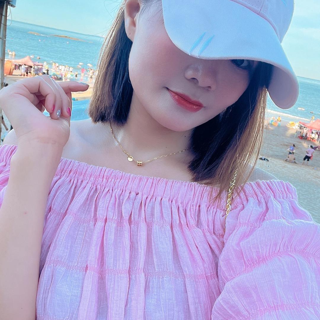 爱粉色的李小姐