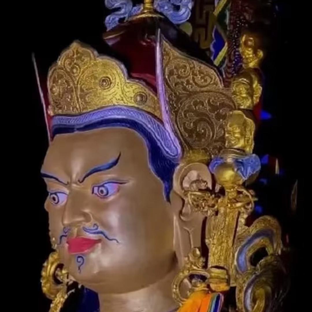 🍎女孩子要么美一点，要么努力一点