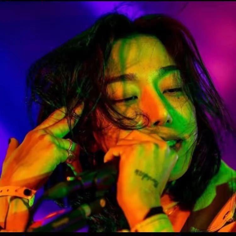 单眼皮的小木