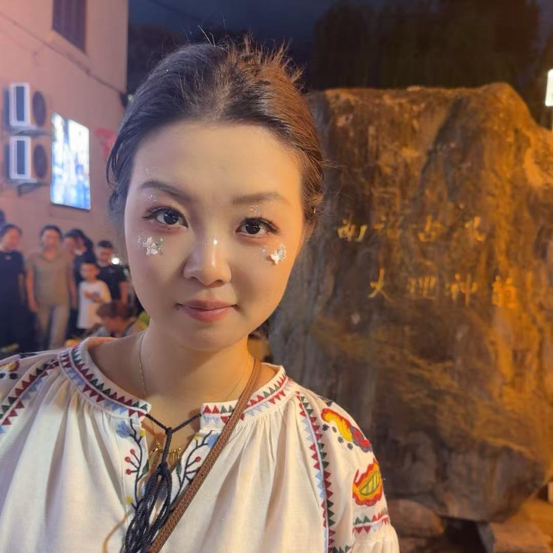 娜娜爱吃饭