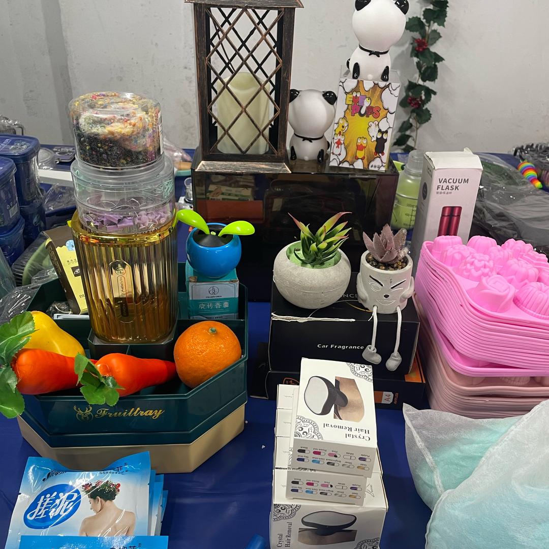 芳芳仓储店