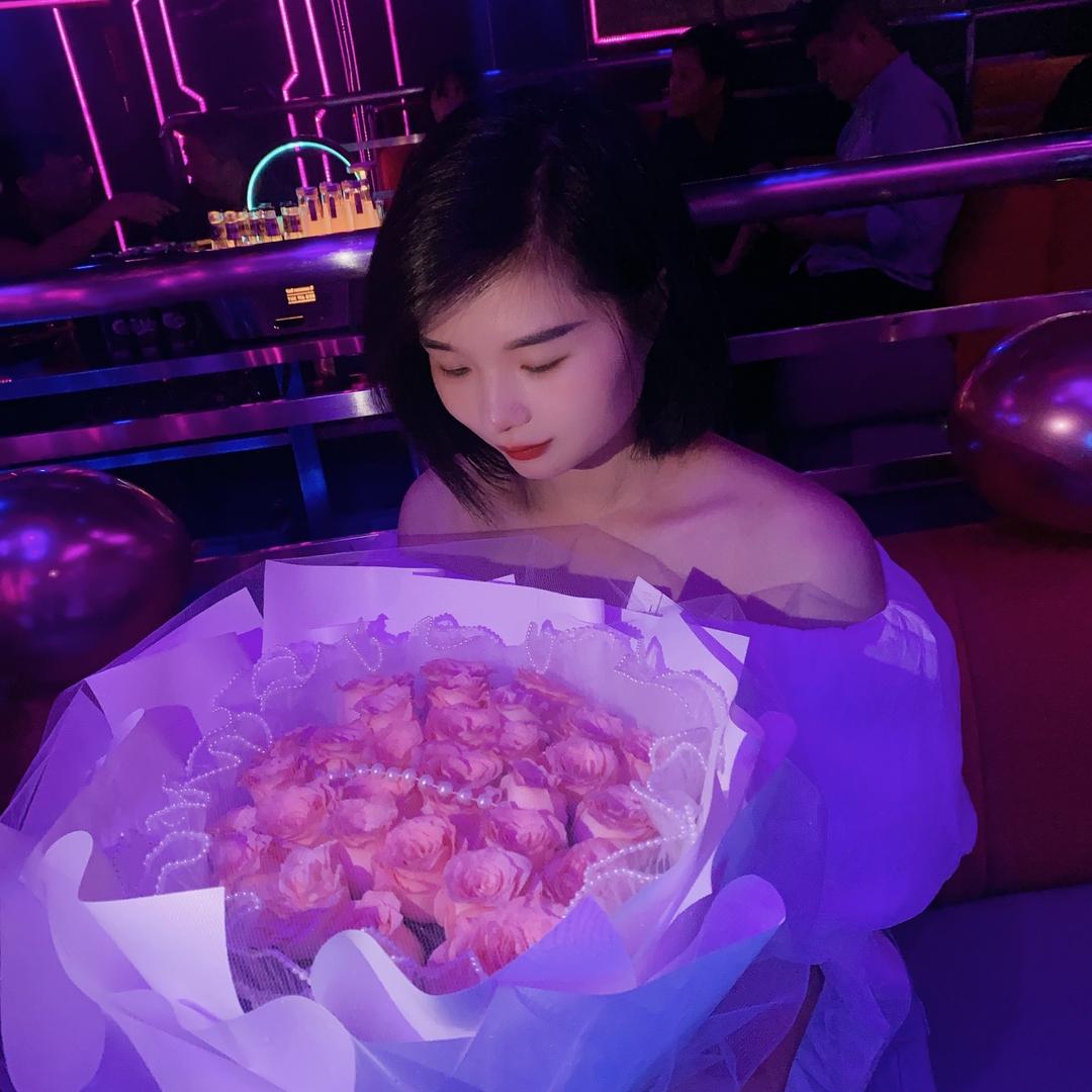 请叫硪琳小姐