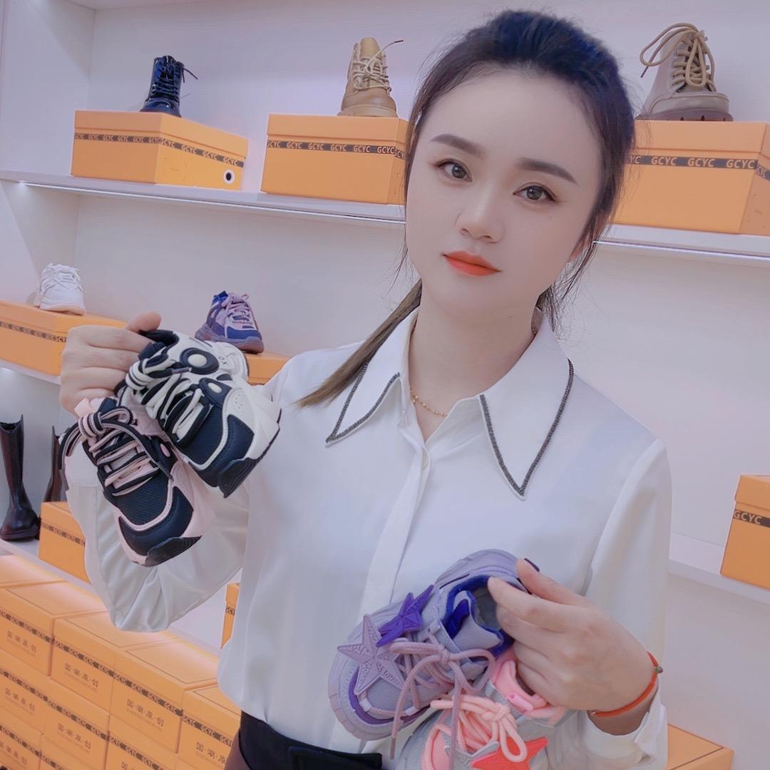 老板娘童鞋（霞姐）