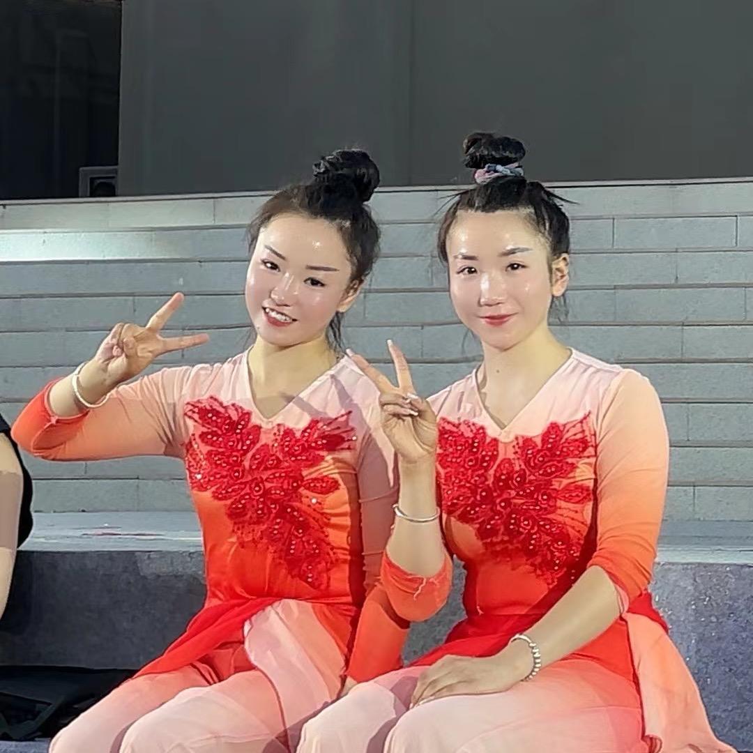 双胞胎（大远小远）收徒